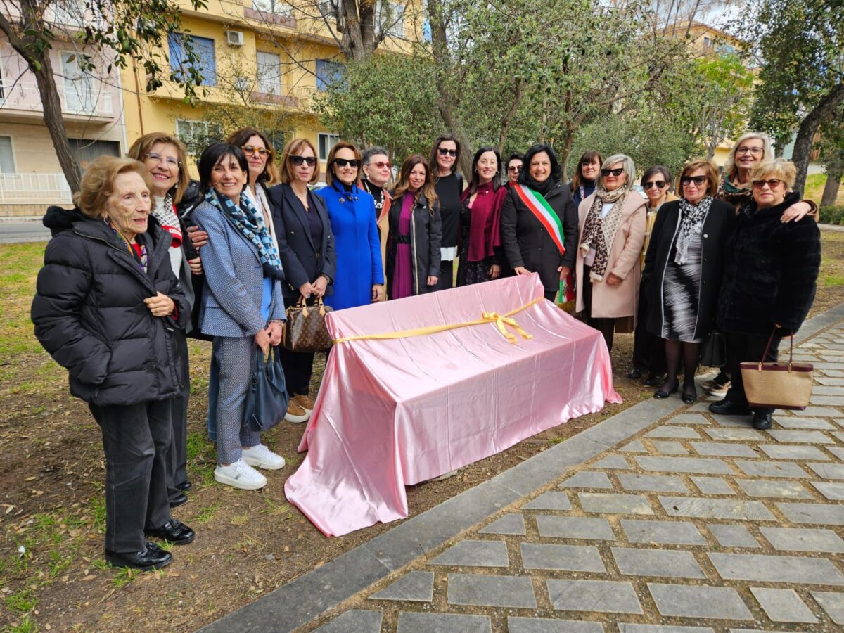 Comiso, convegno sull’endometriosi. Inaugurata la Endopank