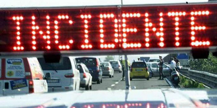Schianto di un furgone sulla Comiso Ragusa: strada chiusa e traffico rallentato