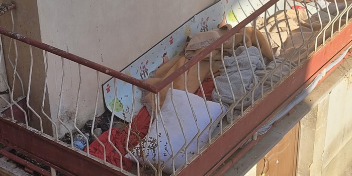 Immigrati tentano di occupare una casa disabitata a Comiso, e, all’arrivo delle forze dell’ordine, scappano via attraverso i tetti