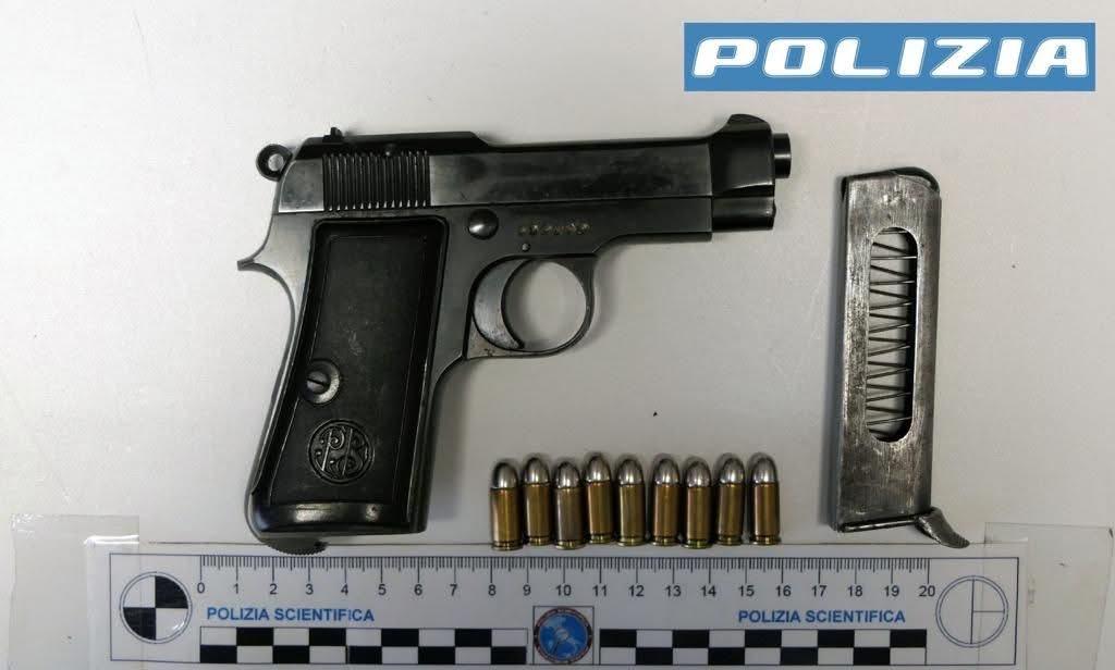 Comiso, addosso un’arma clandestina e munizioni alterate