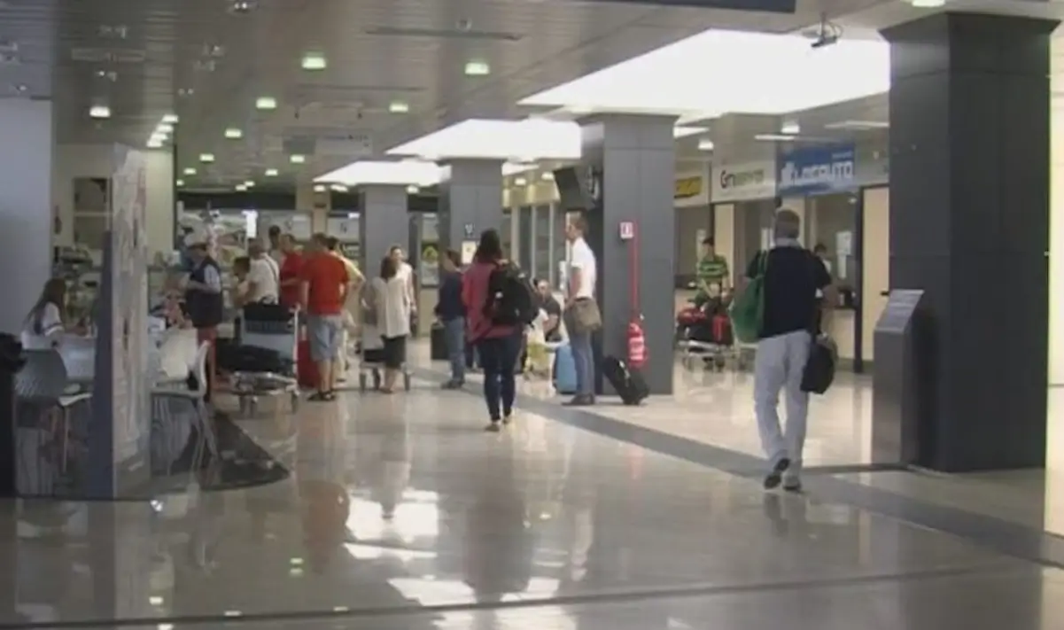 Aeroporto, voli sospesi Comiso fino alle 16 per cenere Etna | Quotidiano di Ragusa