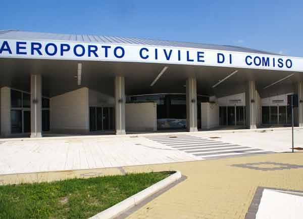 Etna, prolungata alle 18 la chiusura dell'aeroporto di Comiso