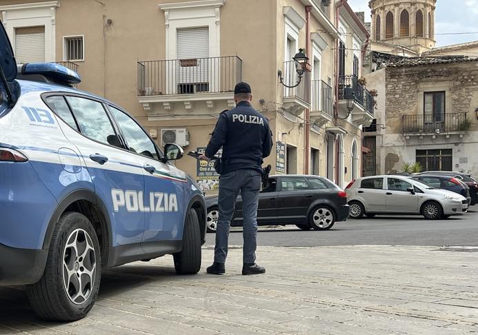 Comiso: la Polizia esegue due provvedimenti restrittivi