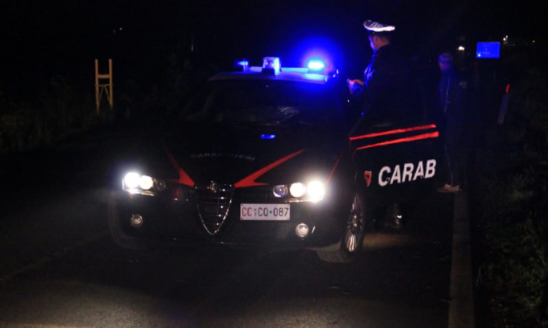 Vittoria, rubano una carta di credito e fanno acquisti per tutta la notte: incastrati dalle telecamere