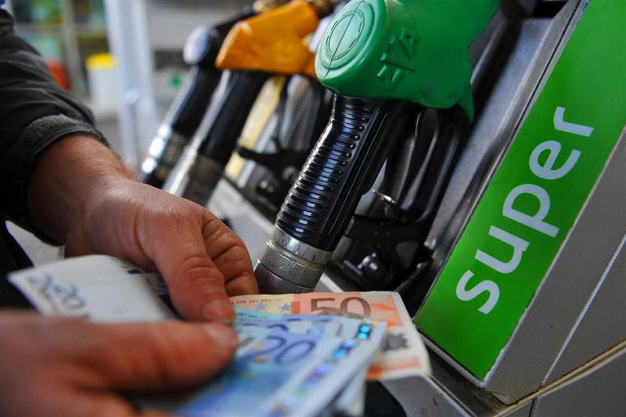 Gasolio, in provincia spariscono i distributori convenienti: ecco dove fare il pieno senza farsi spennare