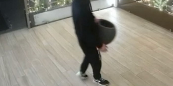 Individuati i presunti autori dei furti con spaccata a Vittoria e Comiso. La Polizia di Stato e i Carabinieri eseguono 3 misure cautelari