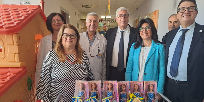 Rendere autonomo il centro di diabetologia pediatrica di Vittoria. Donate ai bimbi 20 bambole Barbie con sensore e microinfusore
