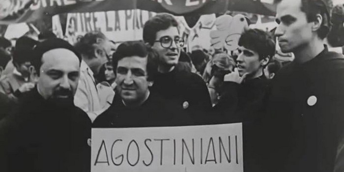 Quando un giovane Papa Leone manifestò da agostiniano contro l’installazione a Comiso dei missili Cruise. Ecco la foto d’epoca che lo ritrae