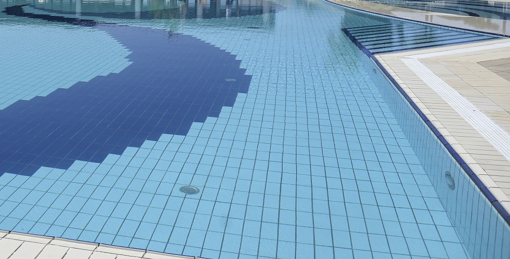 Un bimbo di due anni annega in piscina: lo shock nel ragusano