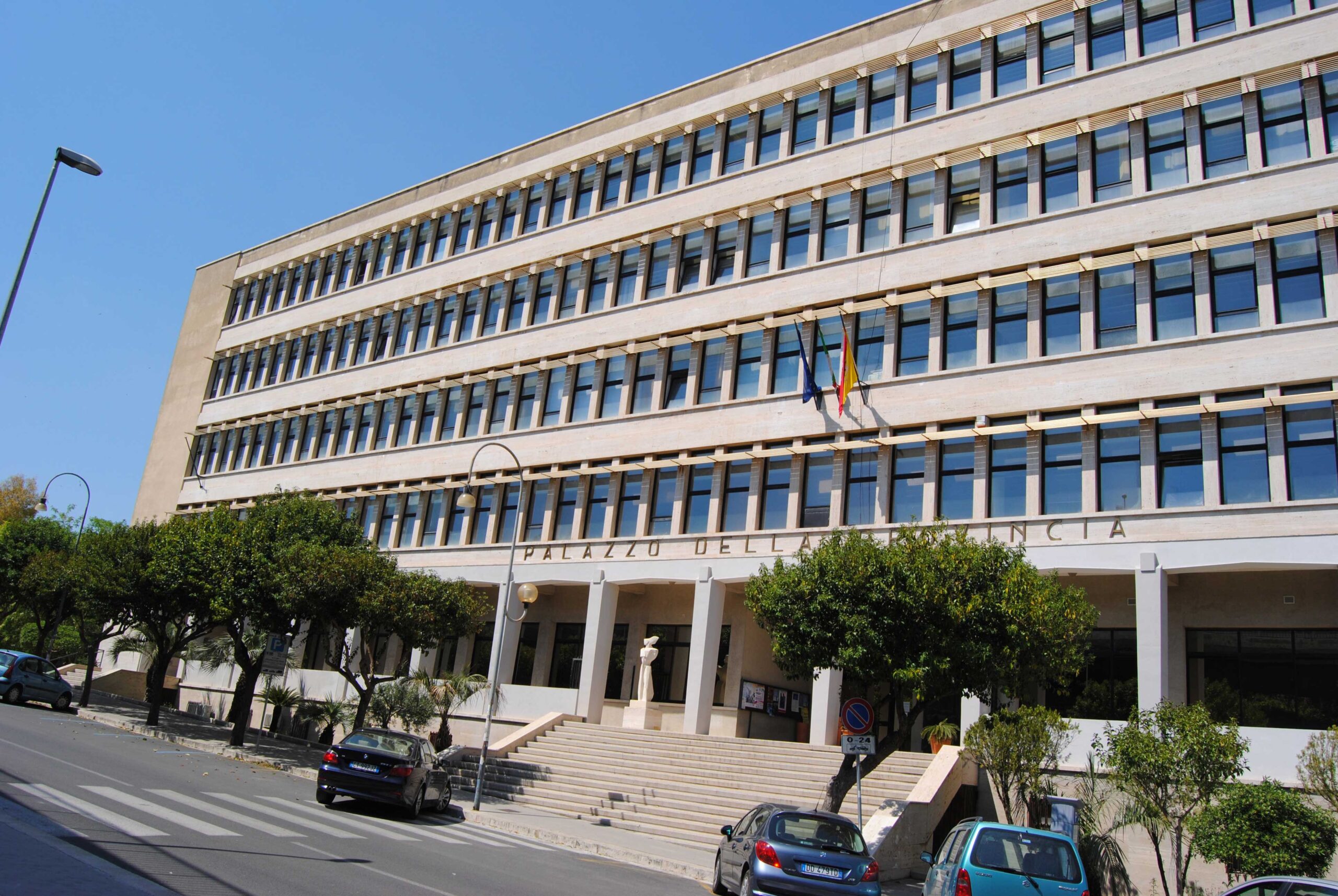 Infrastrutture, progetto da 76,6 milioni di euro per migliorare il collegamento tra l’aeroporto di Comiso e la Ragusa-Cata