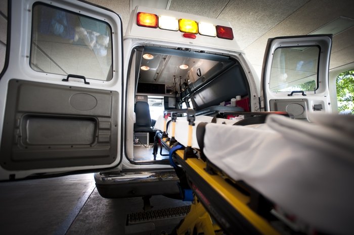 Scontro auto-moto a Comiso, 19enne finisce in ospedale