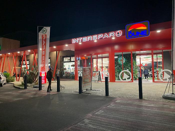 Comiso, colpo con il metodo della spaccata all'InterSpar del centro Le Dune