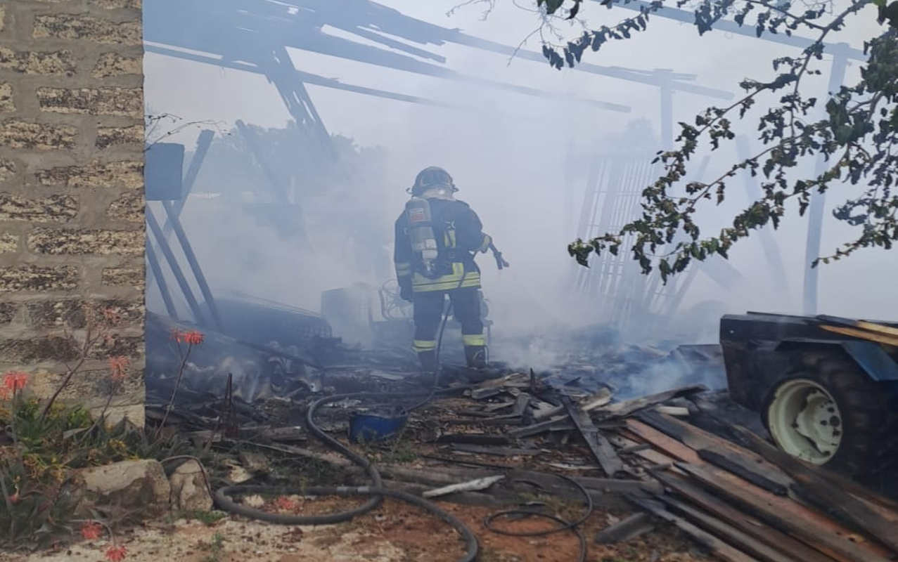 Incendi oggi nel Ragusano: fuoco fra Vittoria, Scoglitti, Comiso e Acate FOTO - Quotidiano di Ragusa