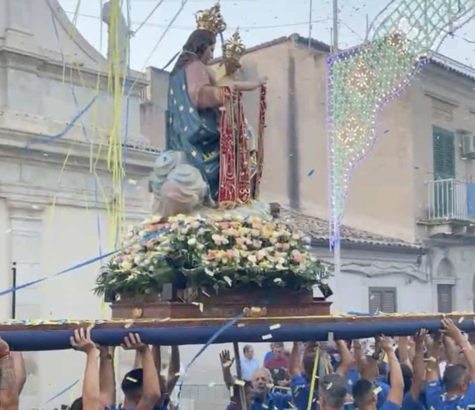 Tripudio di colori a Comiso - Quotidiano di Ragusa