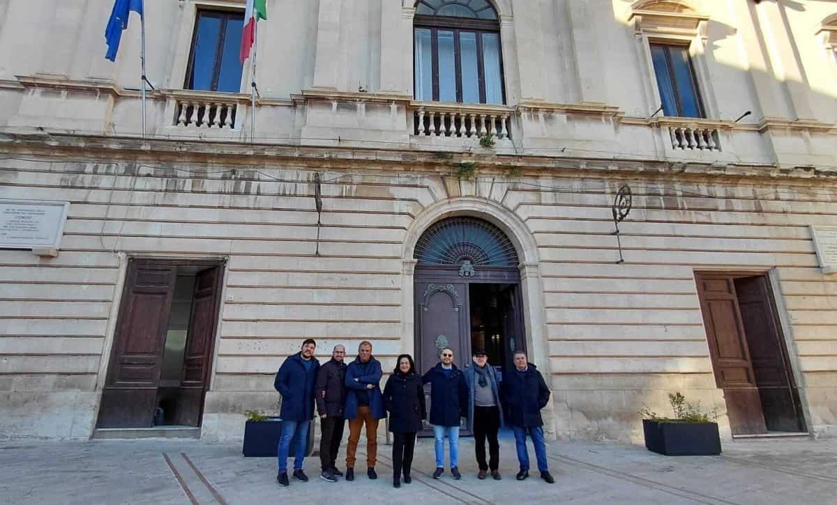 Comiso, al via lavori della facciata del Municipio - Quotidiano di Ragusa
