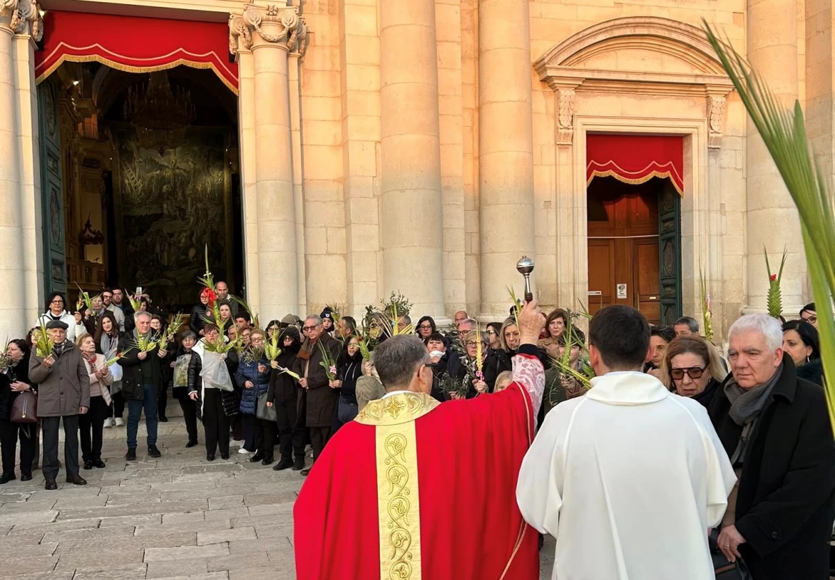 Pasqua a Comiso: il fermento della vigilia tra fede e tradizioni — Quotidiano di Ragusa