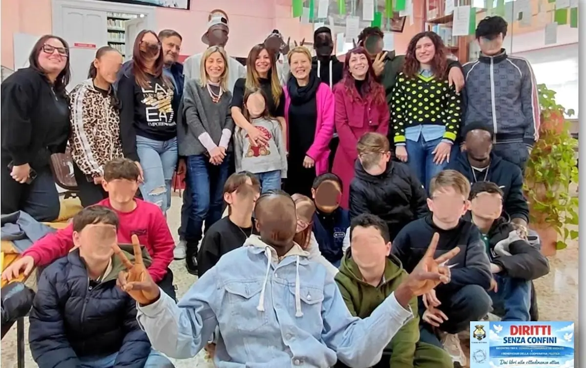 Diritti senza confini a Comiso: i giovani disegnano il futuro — Quotidiano di Ragusa