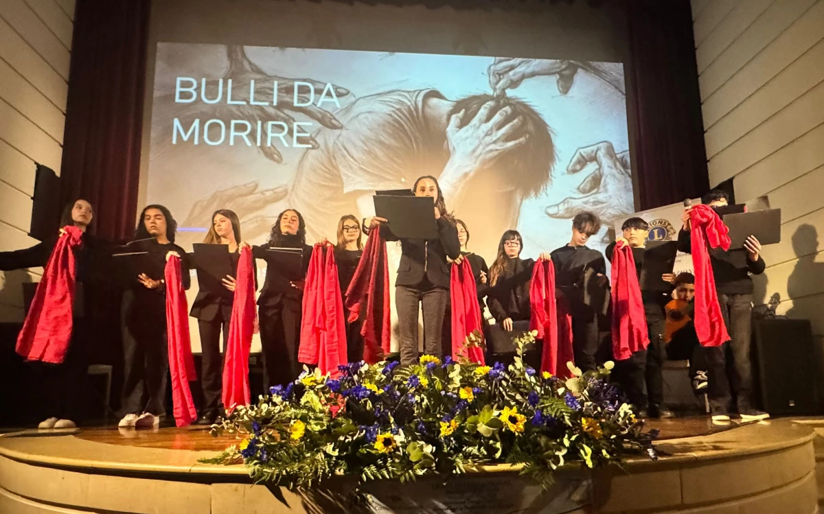 Premiazione del Poster per la Pace: successo Lions a Comiso — Quotidiano di Ragusa