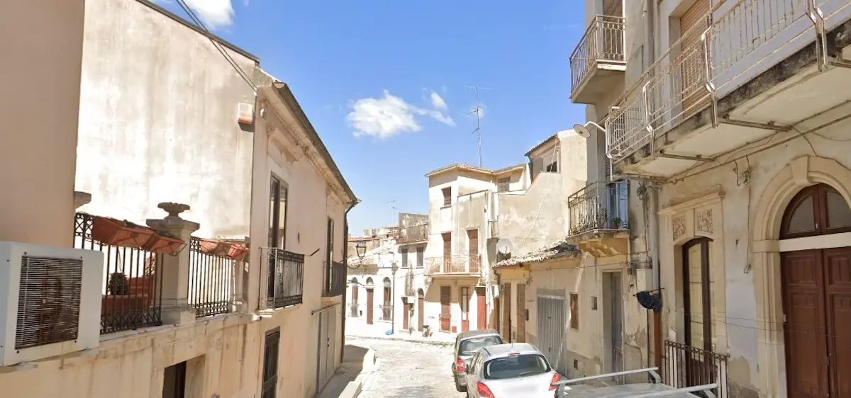 Comiso, intervento su via Silvio Pellico con nuova illuminazione