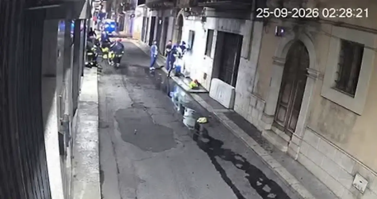Caos a Comiso nella notte: in azione polizia, carabinieri e vigili del fuoco