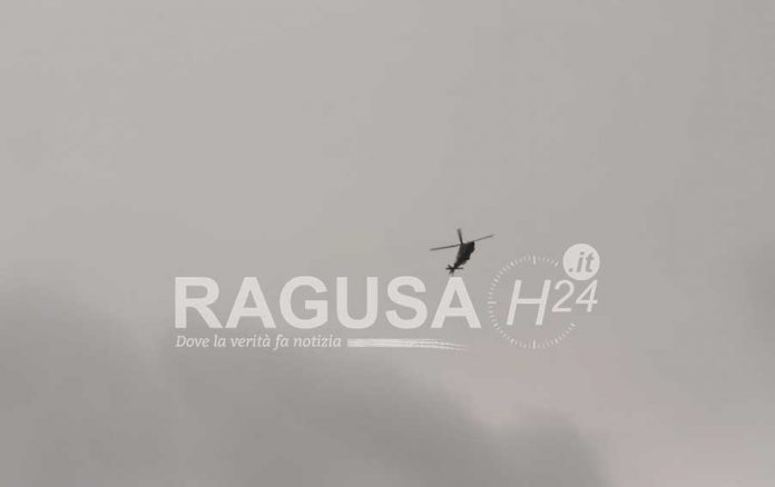 Un elicottero sopra la provincia di Ragusa