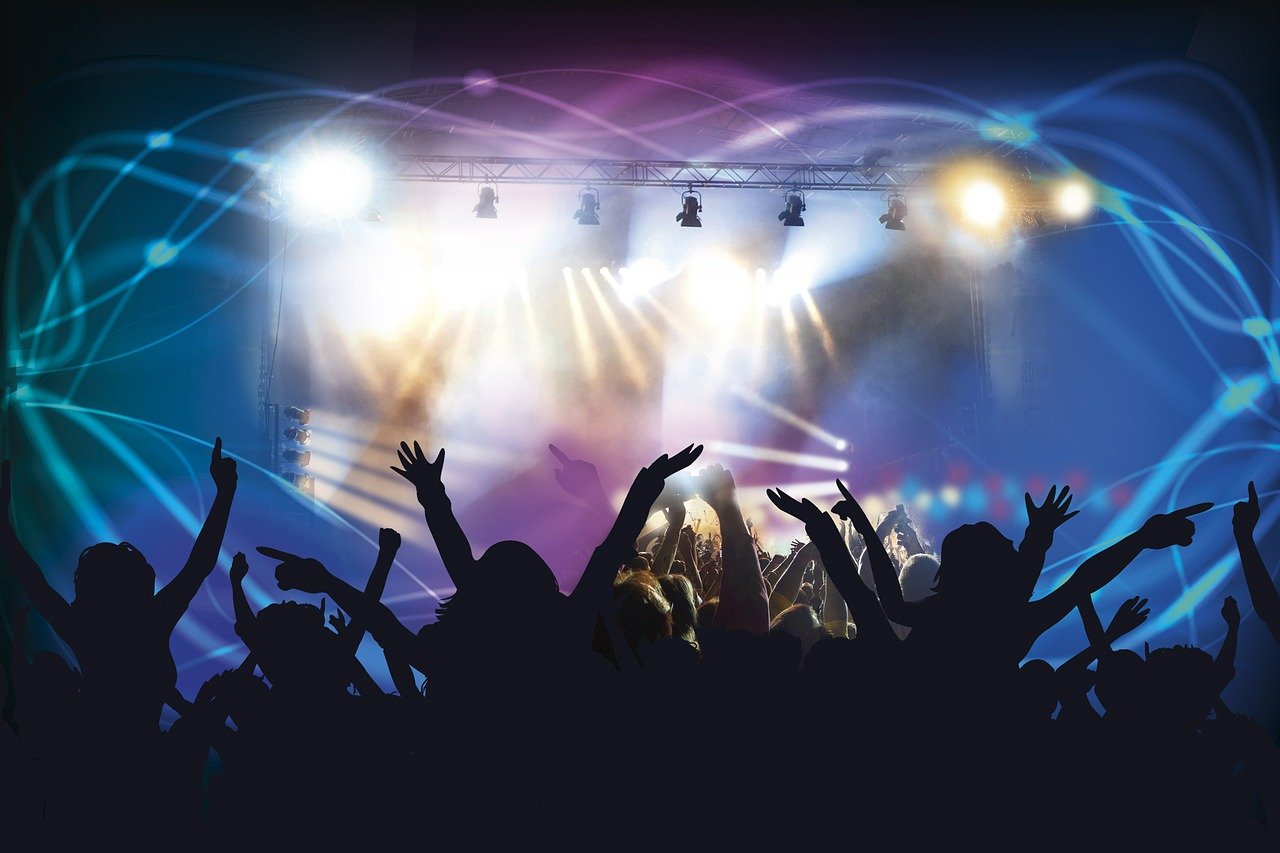 In bus in discoteca, gli orari e le partenze nei vari comuni