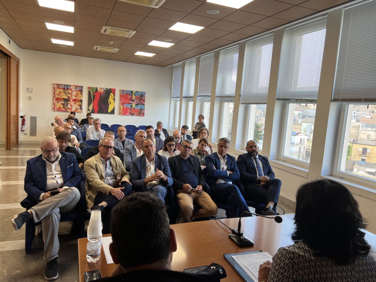 Aeroporto Comiso: nuovo bando e confronto con SAC e Ryanair