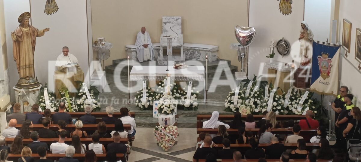 Comiso piange Carlotta, la piccola vittima della strada