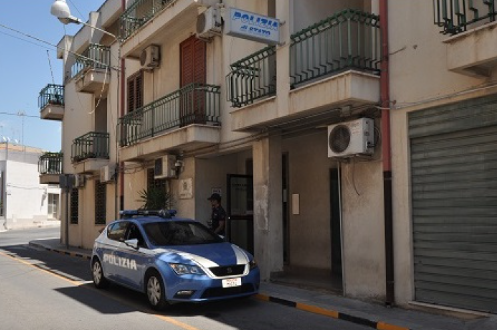 Minacciava l'ex moglie e l'amico di lei a Comiso: per un 46enne scatta il braccialetto elettronico