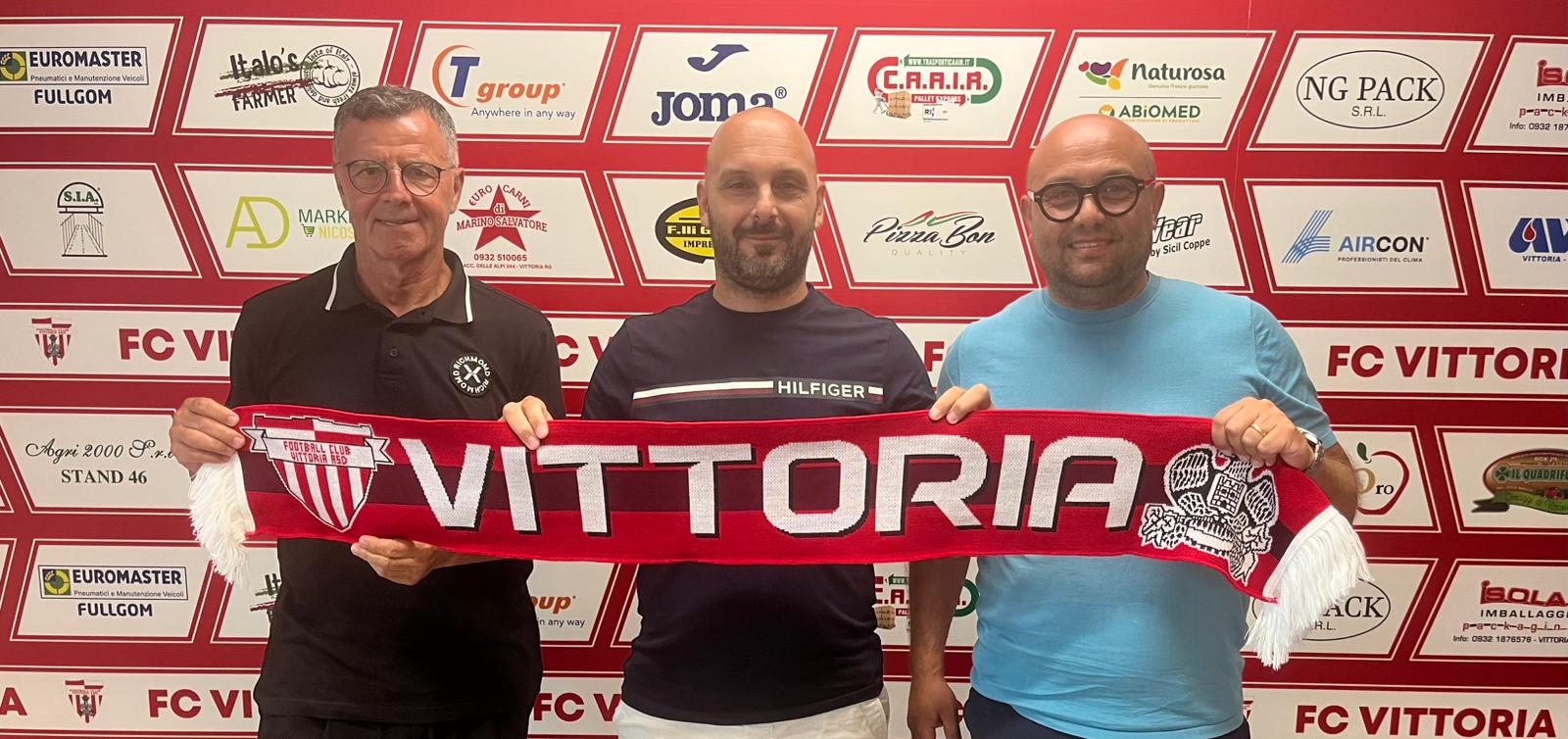 Giovanni Campanella è l’allenatore, Giuseppe Restuccia è il direttore sportivo: il Vittoria riparte