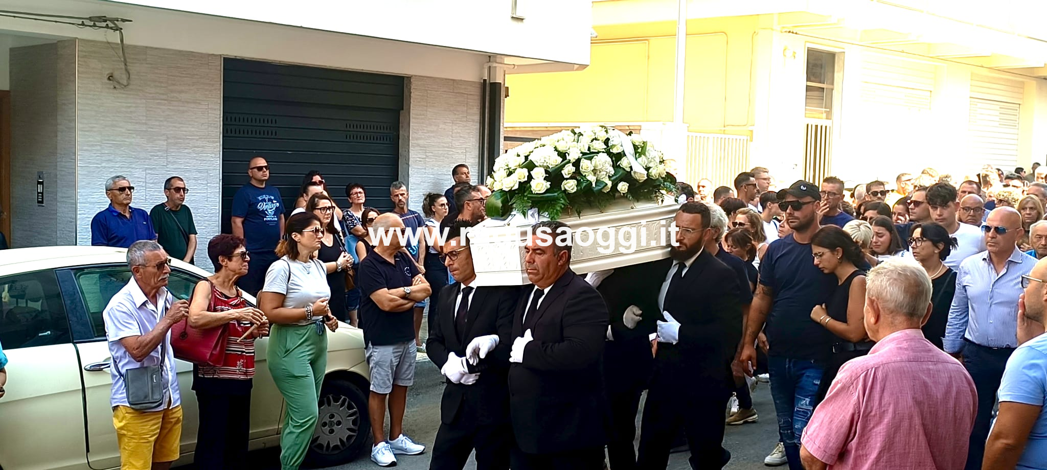 L’ultimo saluto a Carlotta Puccia, 2 anni. Don Enzo Barrano: “La Parola di Dio infrange il silenzio di questo non-senso”