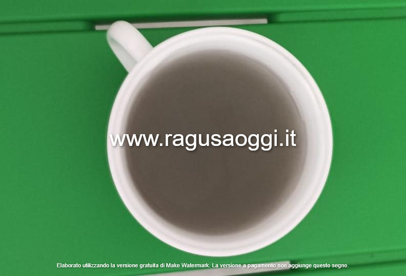 Acqua grigia dai rubinetti a Comiso: analisi in corso sul pozzo della zona Santi Apostoli