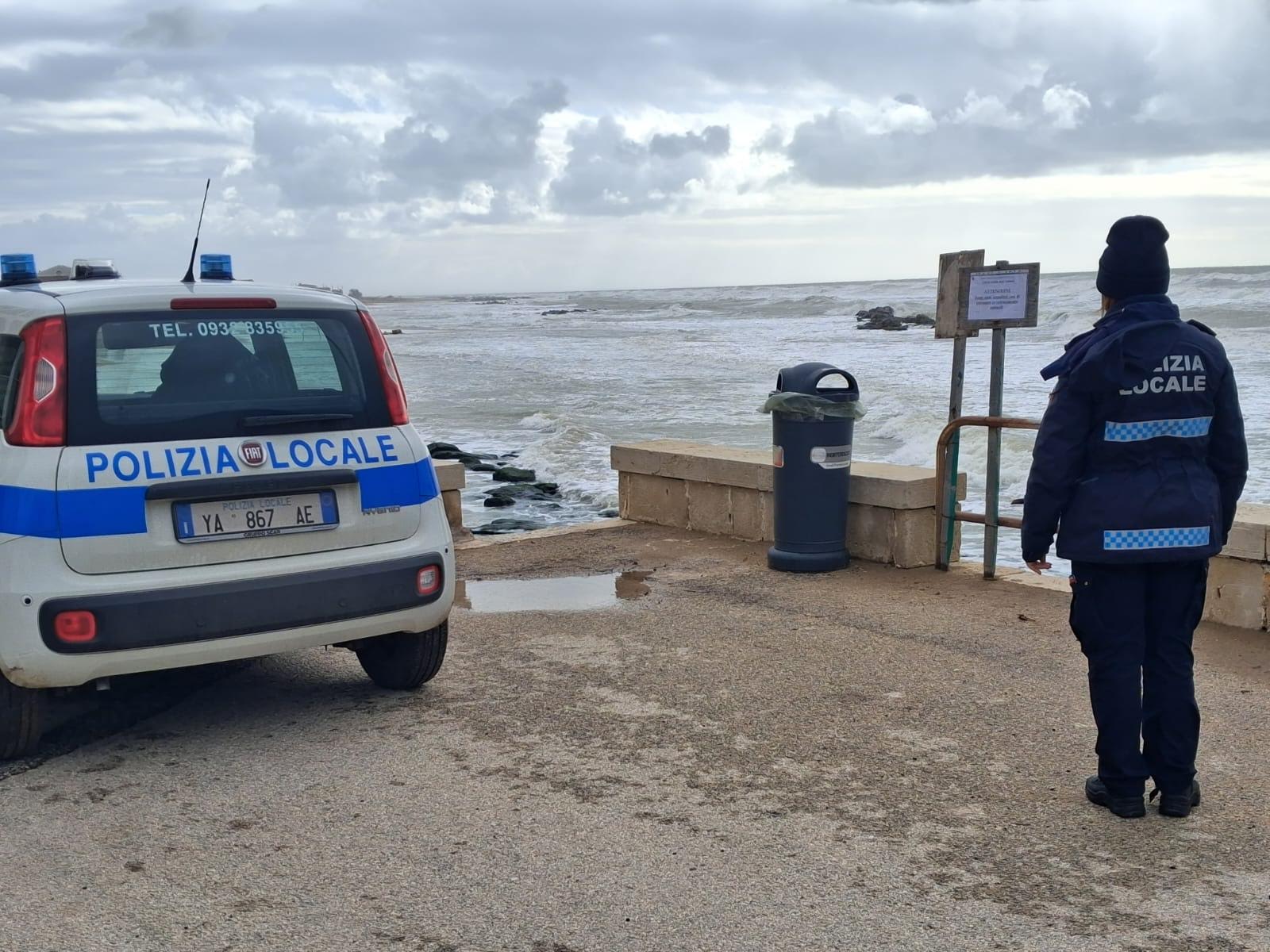Allarme avvelenamenti di animali a Donnalucata: indagini in corso della Polizia locale
