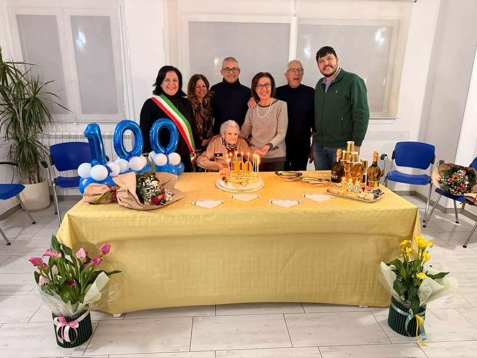 Un secolo di vita e di affetti per Cucù: Comiso festeggia i 100 anni della signora Giovanna