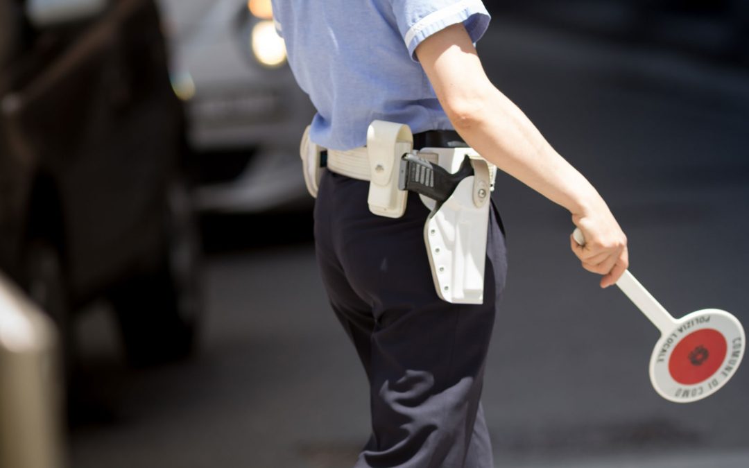 Aggredisce vigile urbano fuori dall'aeroporto di Comiso: condannato a 1 anno e 6 mesi oltre al risarcimento